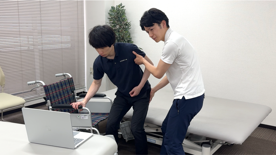 オンラインセラピーの最後に、その日にお伝えした内容をまとめて振り返り、疑問をその場で解決する場面