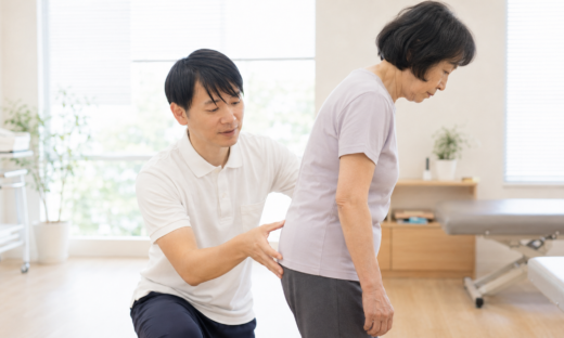 姿勢異常を評価する写真